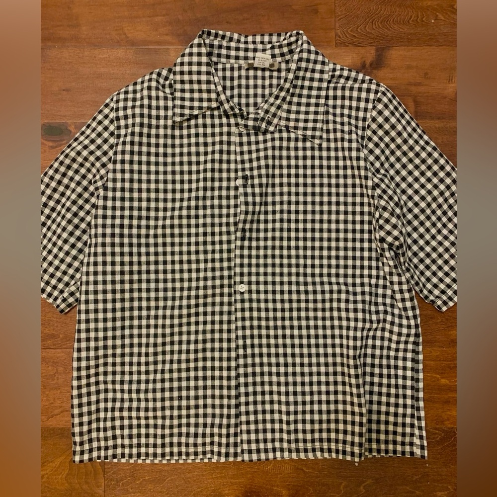Gingham pattern black & white checker pattern plaid button up shirt